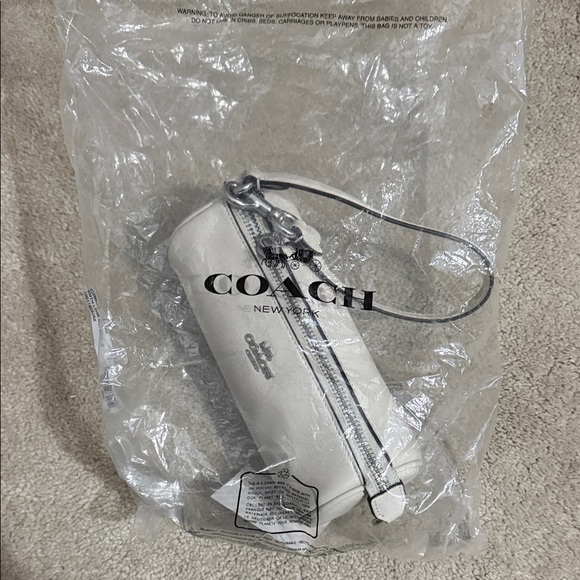 COACH Nolita Barrel Bag ivory - Picture 5 of 5